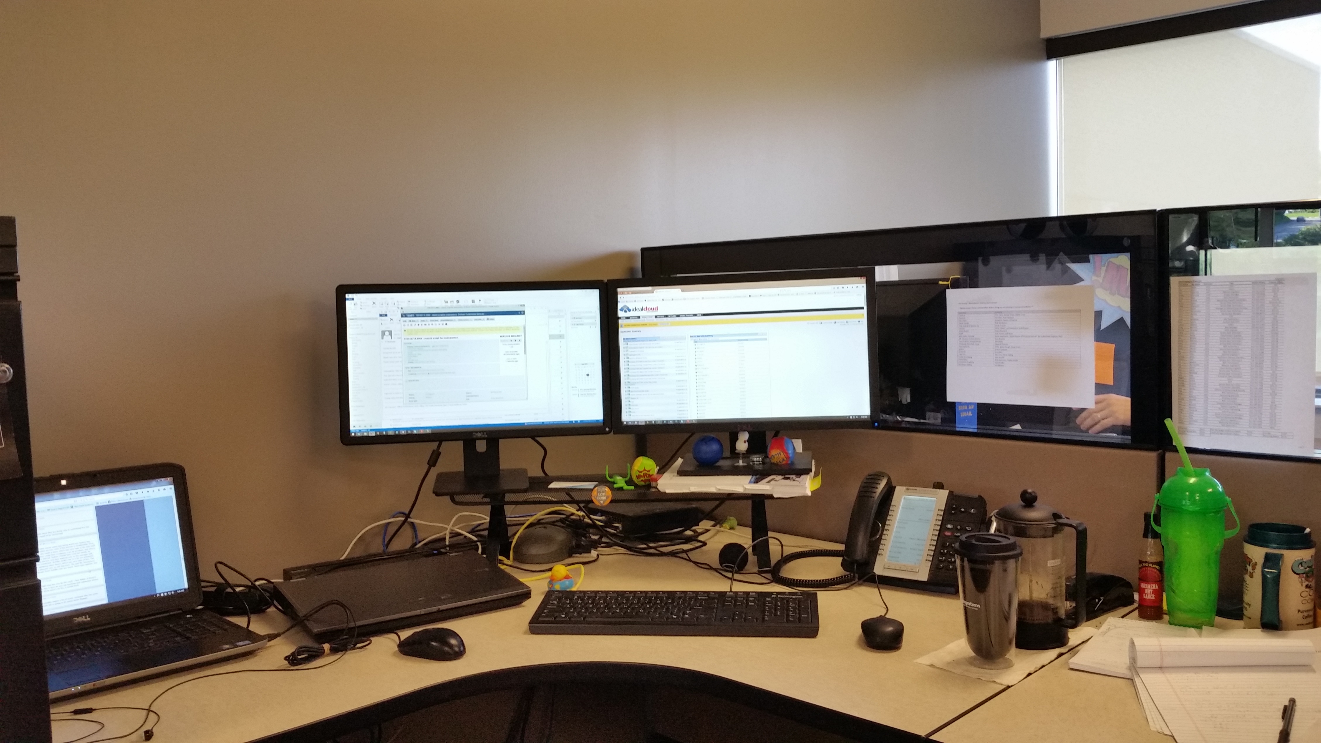 desk2.jpg