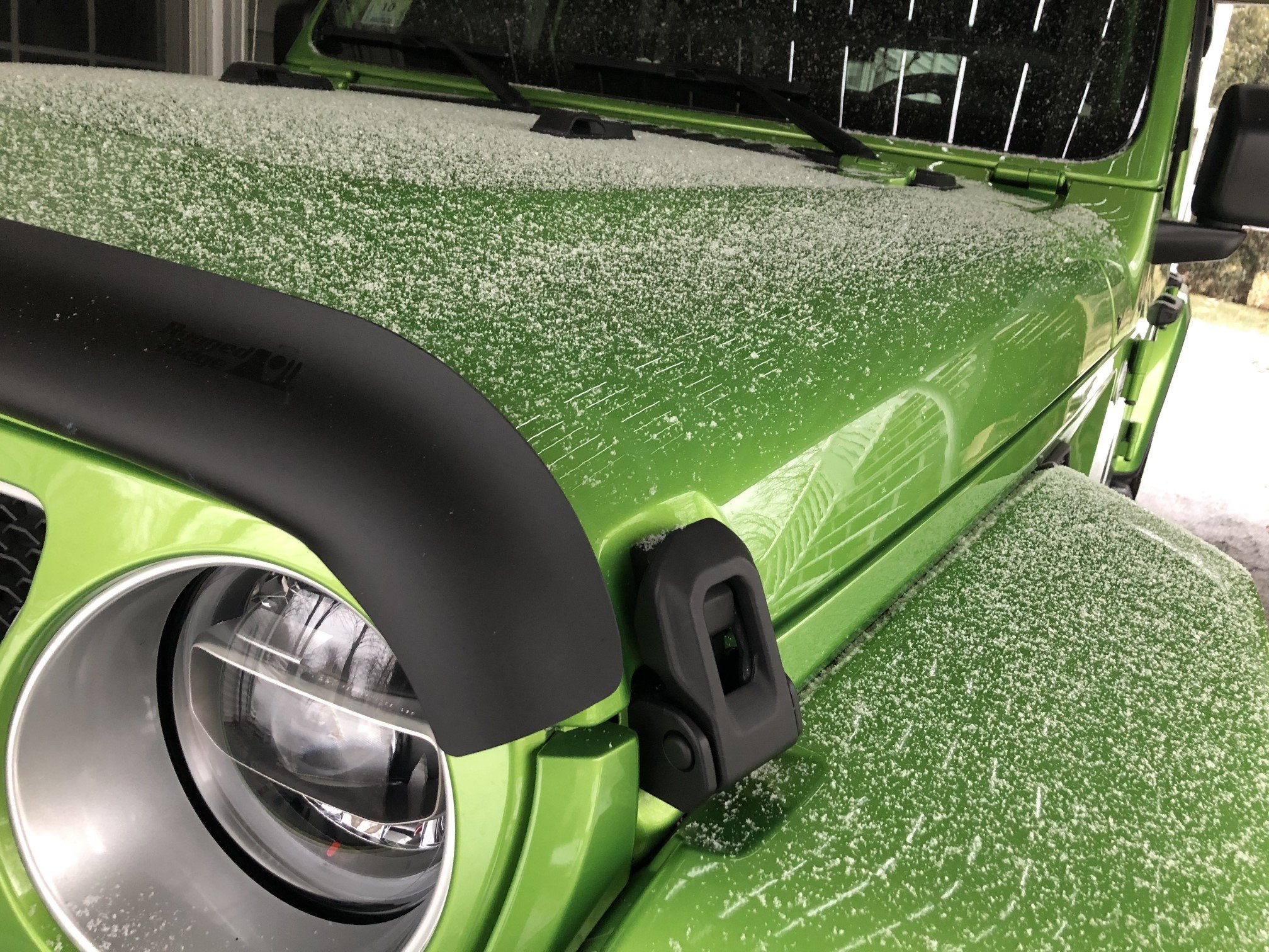 jeepsnow.jpg