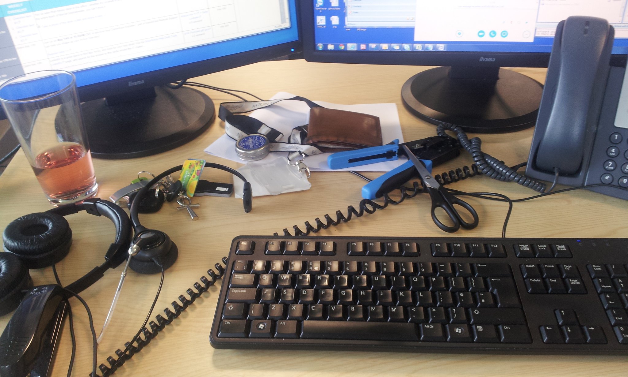 desk.jpg