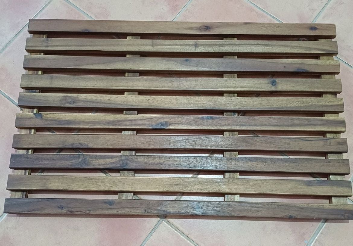 Shower bench D.jpg Shower bench D.jpg