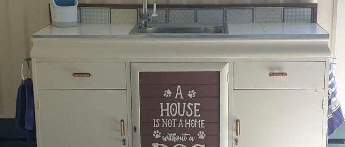 recycled dog feeding station.jpg recycled dog feeding station.jpg