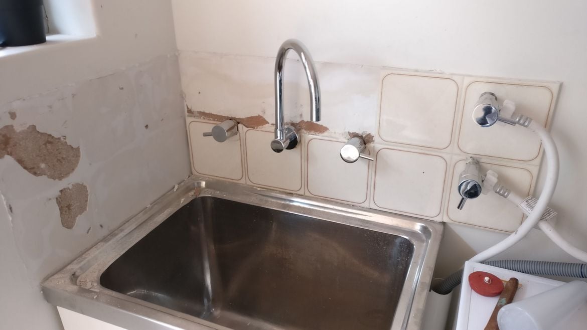 old-laundry-sink.jpg old-laundry-sink.jpg