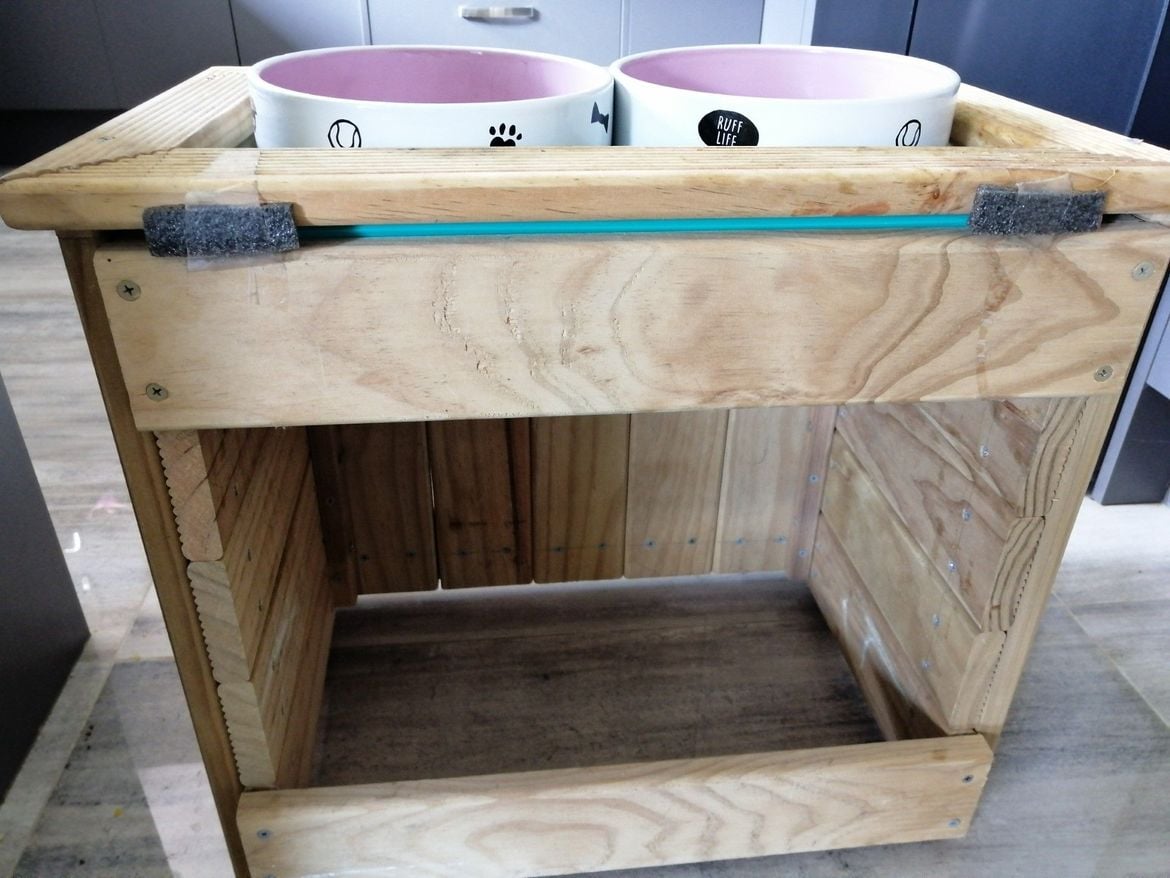 Back of feeding station.jpg Back of feeding station.jpg