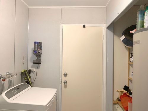 laundry1.jpg laundry1.jpg