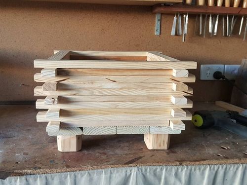 wooden planter (14).jpg wooden planter (14).jpg