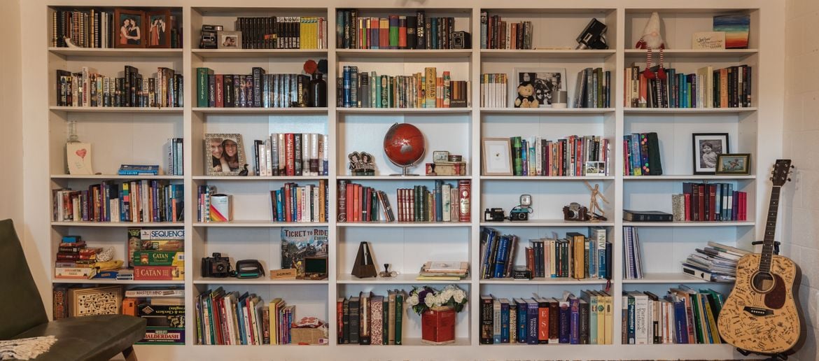 Wall-length D.I.Y. built-in bookcase.jpg Wall-length D.I.Y. built-in bookcase.jpg