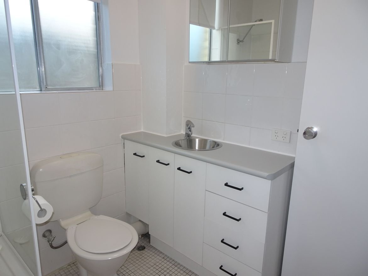 Vanity.JPG Vanity.JPG