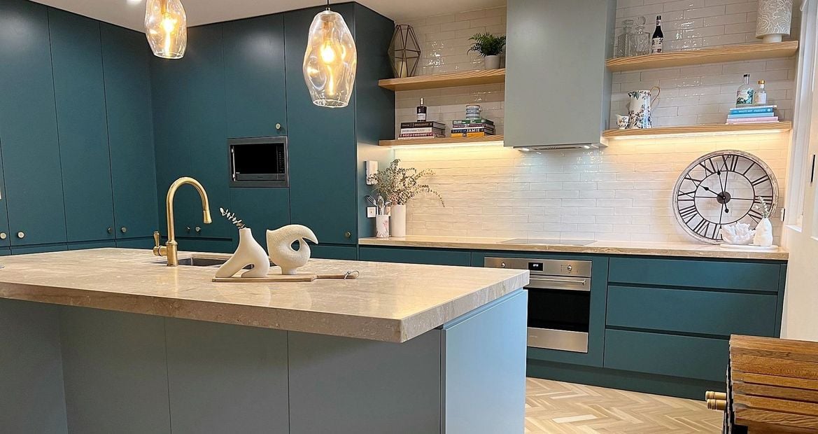 dorabulldog.jpeg dorabulldog.jpeg