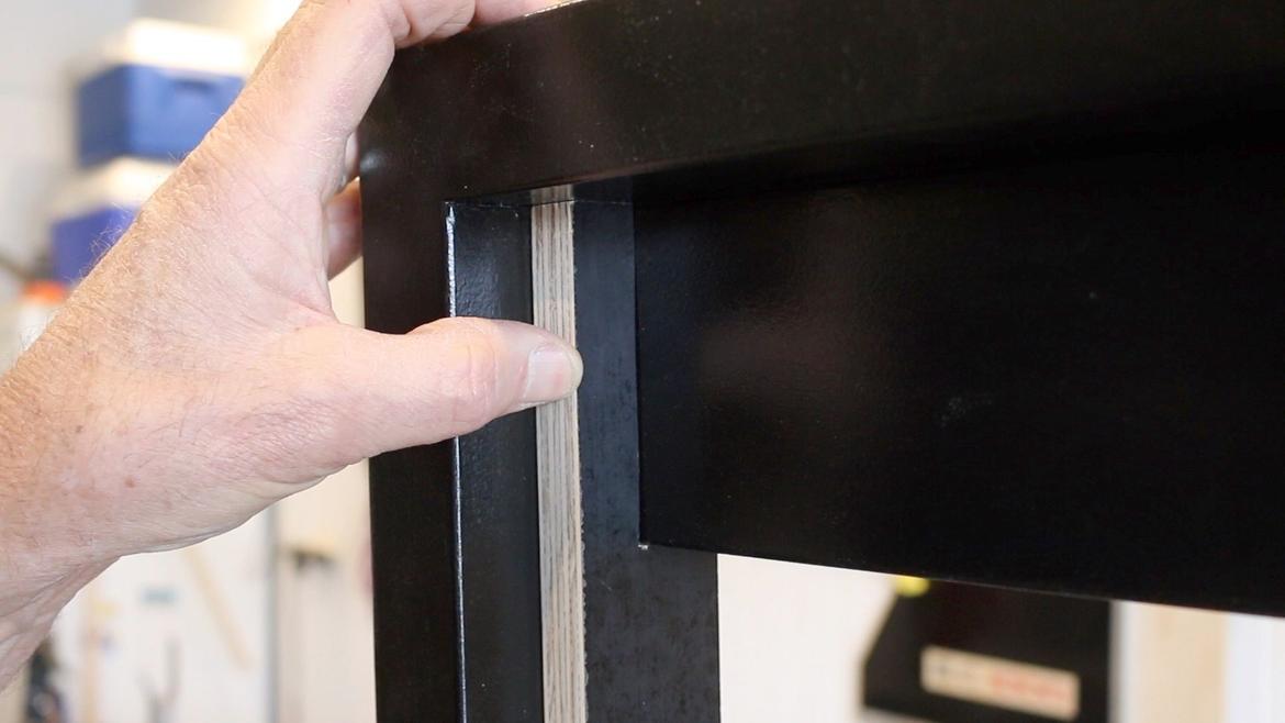 Folding Workbench 11.jpg Folding Workbench 11.jpg