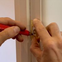 7. Mark position of catch plate.jpg 7. Mark position of catch plate.jpg