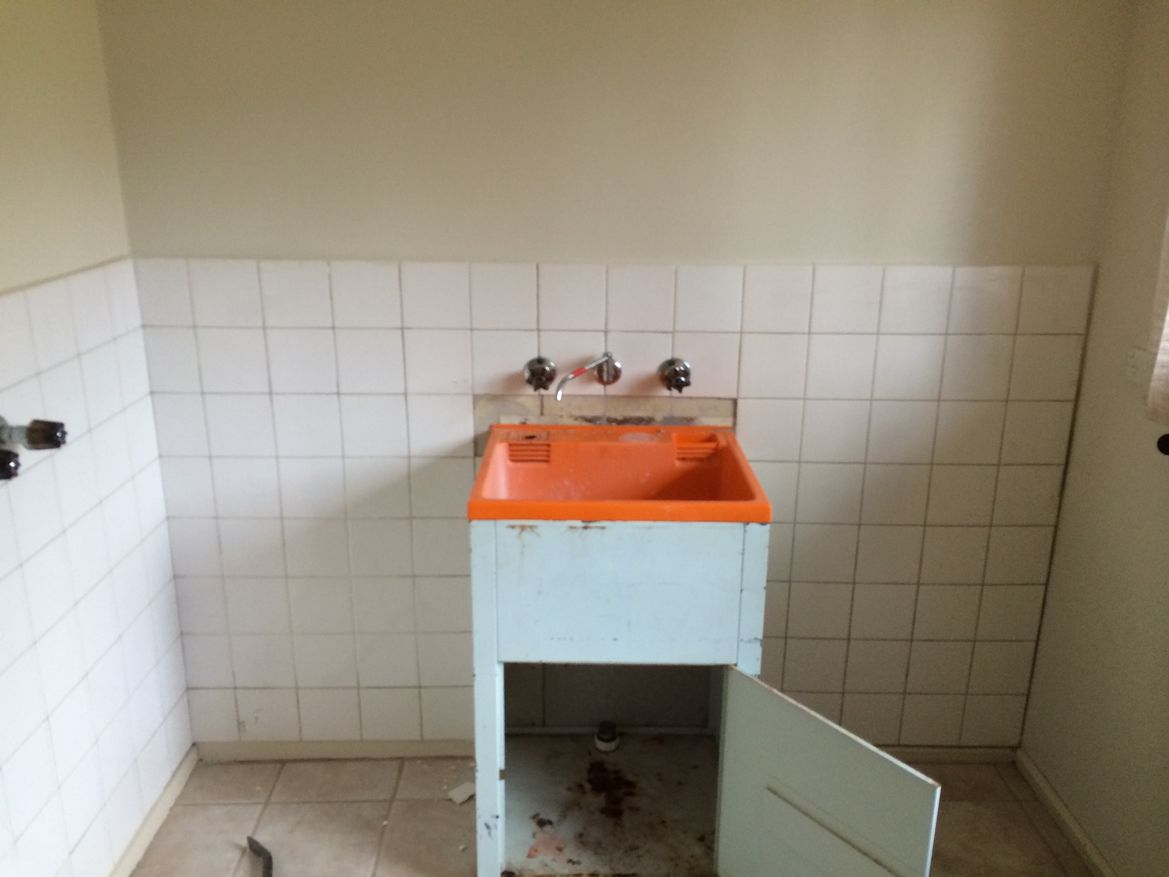 laundry-old.jpg laundry-old.jpg