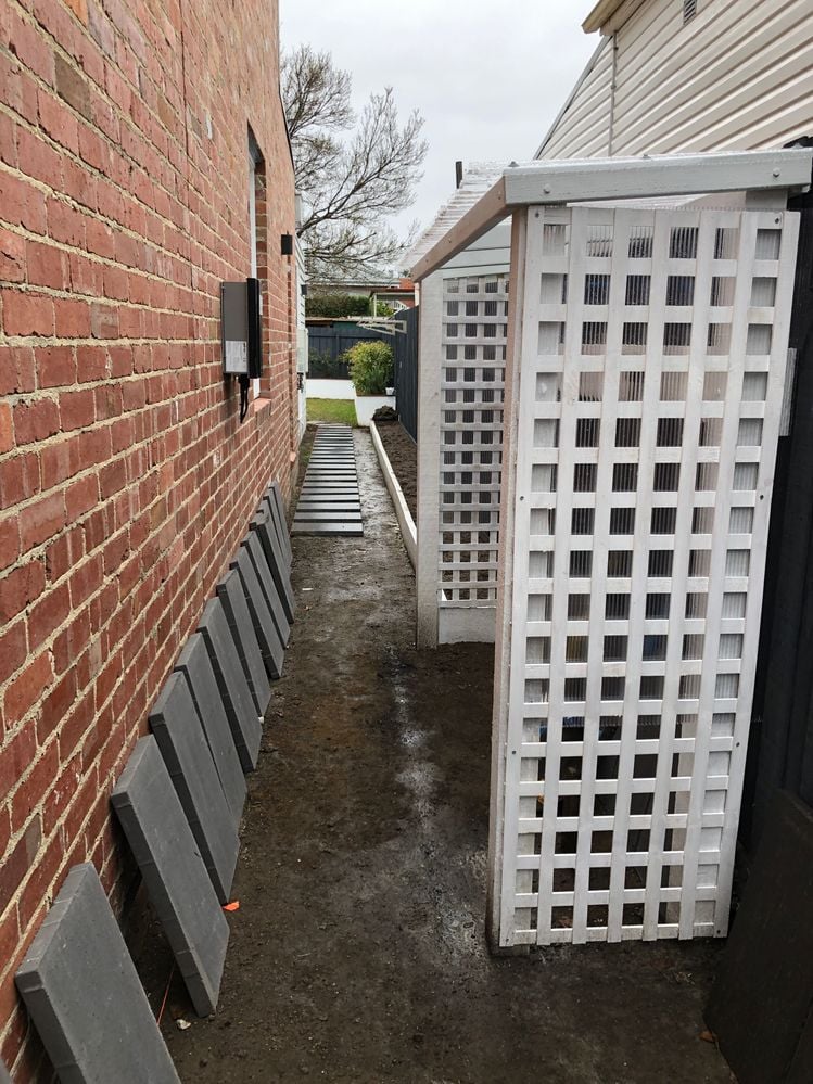 Laying Pavers 2.jpg Laying Pavers 2.jpg