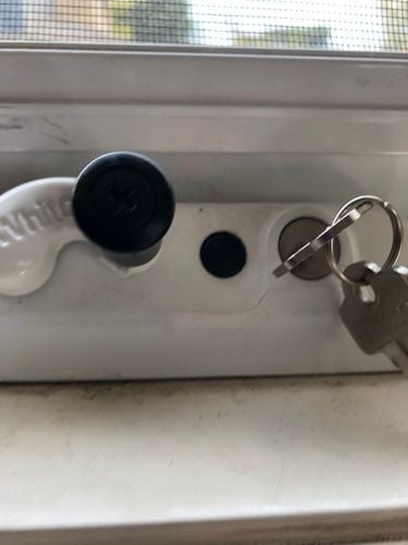 How to fix Whitco window lock thats not opening with key - Bunnings ...