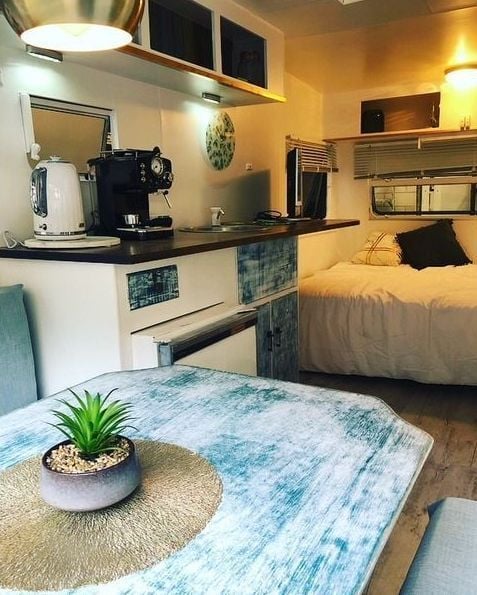 Franklin caravan reno Peggers.jpeg Franklin caravan reno Peggers.jpeg