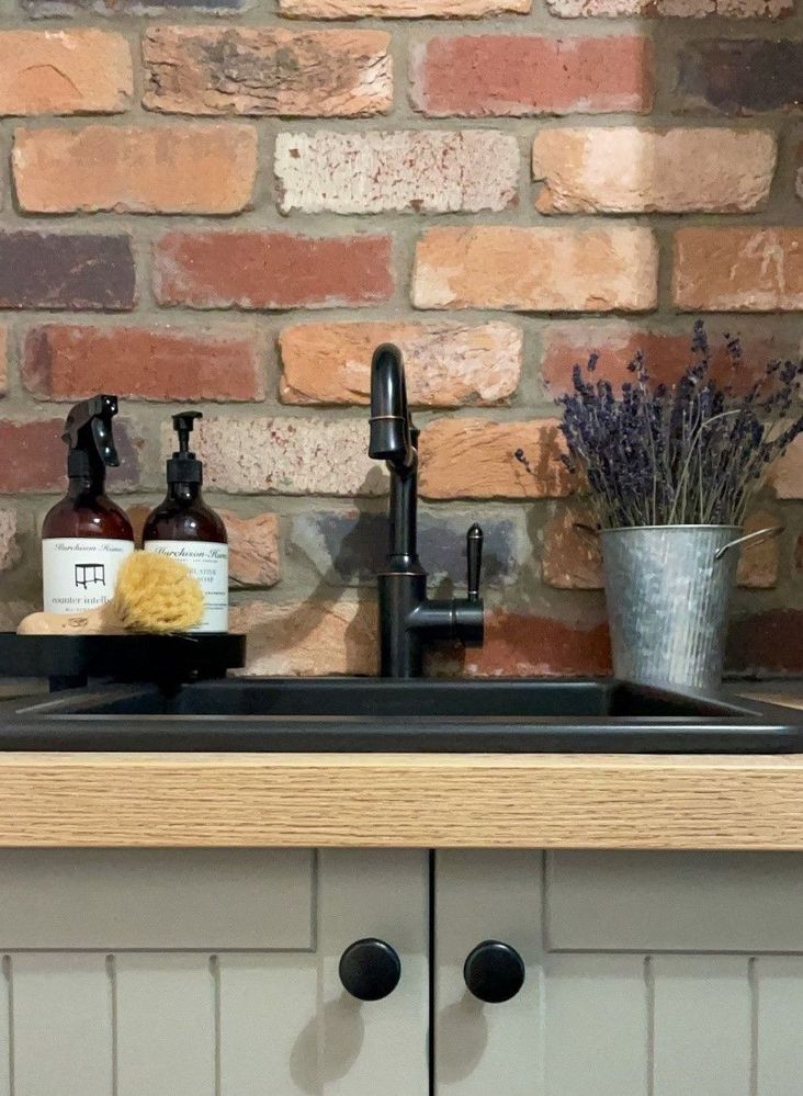 Brick facing splashback by Hayley (2).jpg Brick facing splashback by Hayley (2).jpg