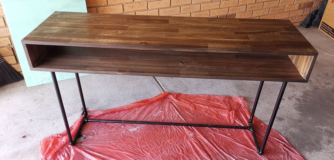 ConsoleTable.jpeg ConsoleTable.jpeg