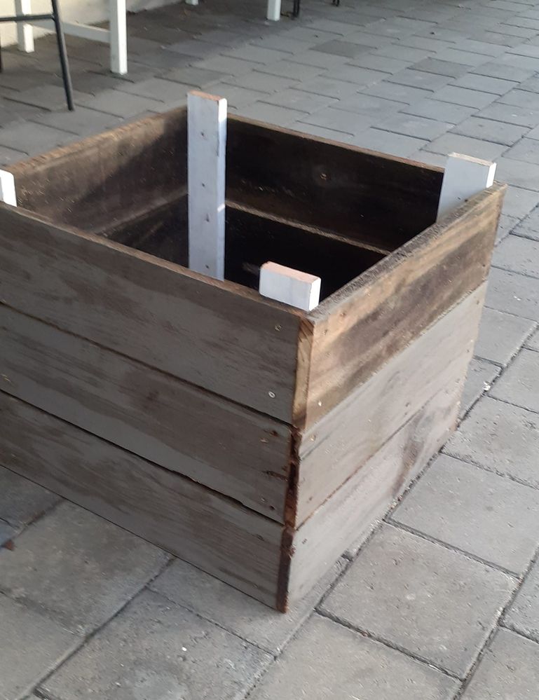 Unpainted box constructed.jpg Unpainted box constructed.jpg