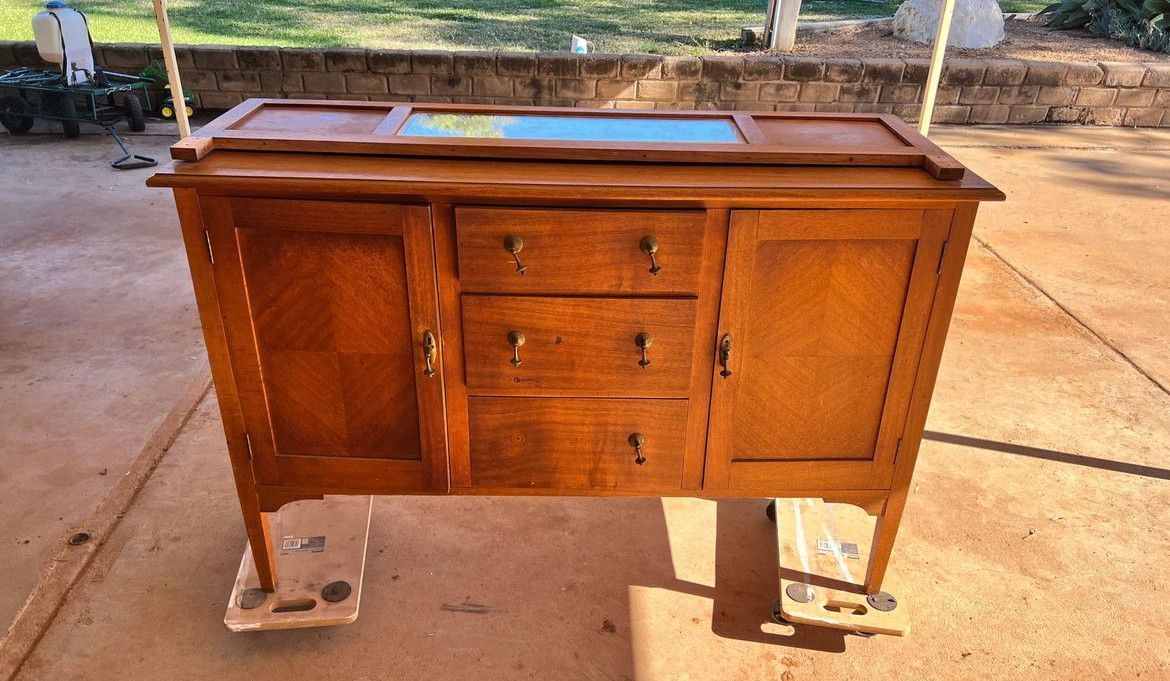 old_furniture.jpeg old_furniture.jpeg