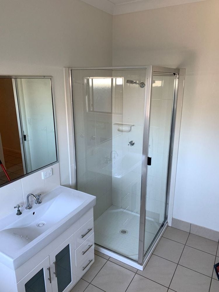 showercrop2.jpg showercrop2.jpg