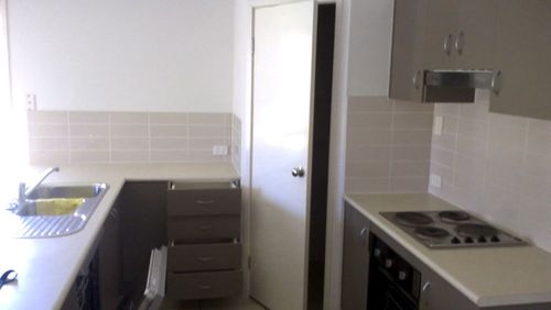 Kitchen before 1.JPG Kitchen before 1.JPG