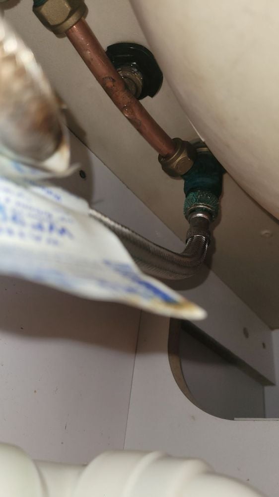 faucet_leak.jpg faucet_leak.jpg