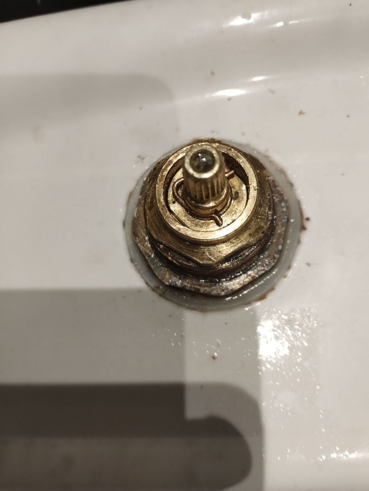 tap spindle photo 1.jpg tap spindle photo 1.jpg