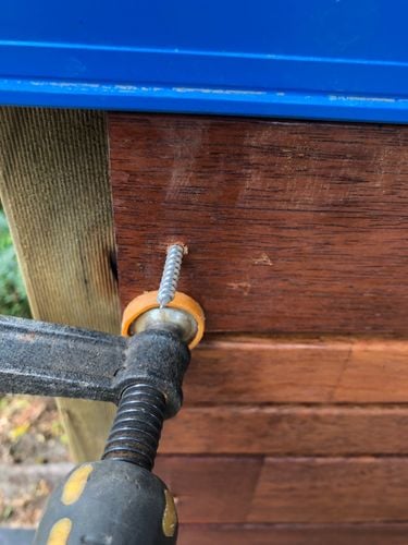 How to affix Merbau SpecRight panels to timber post? - Bunnings ...