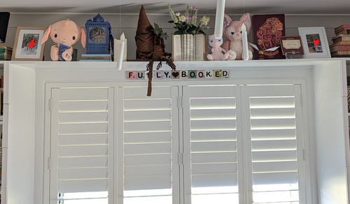 slumping book shelkf top.png slumping book shelkf top.png