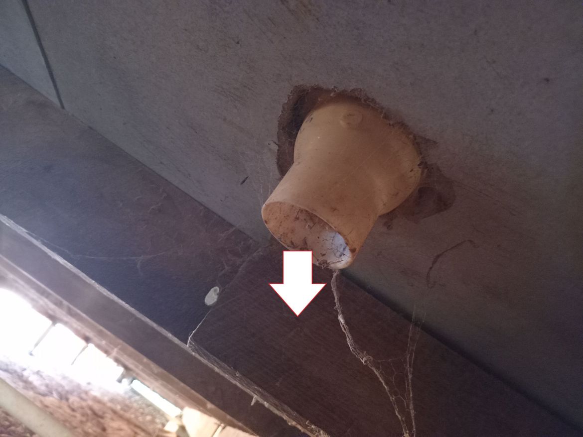 Floor Outlet.jpg Floor Outlet.jpg