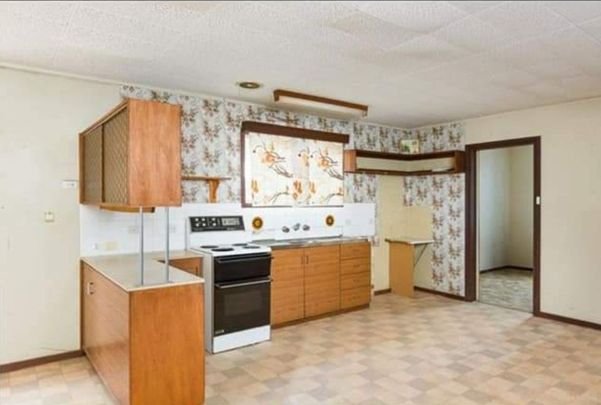 Old Kitchen 2.jpg Old Kitchen 2.jpg