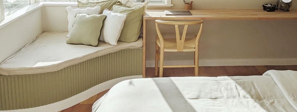 Window seat.jpg Window seat.jpg