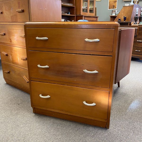 VintageRimuSmallDrawers.jpg VintageRimuSmallDrawers.jpg