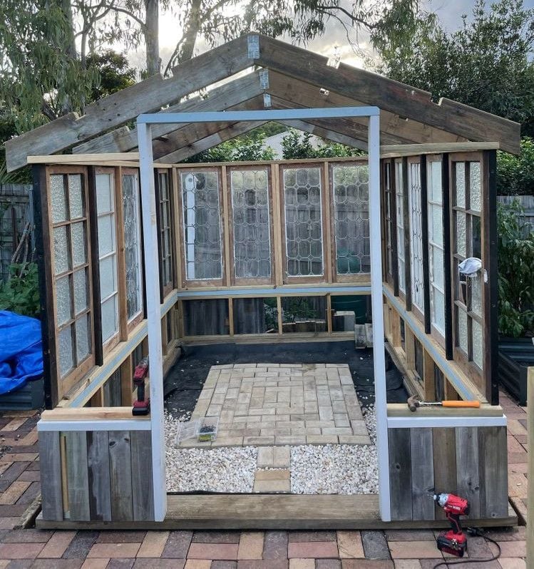 UP_RIGHT.jpeg UP_RIGHT.jpeg