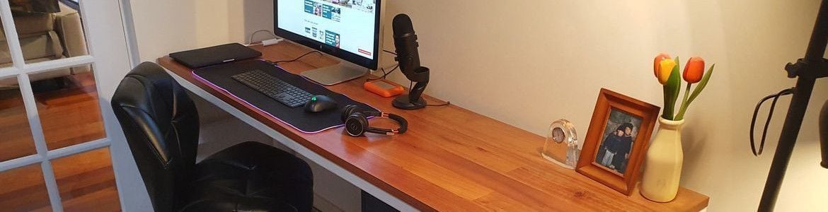 deskhero.jpeg deskhero.jpeg