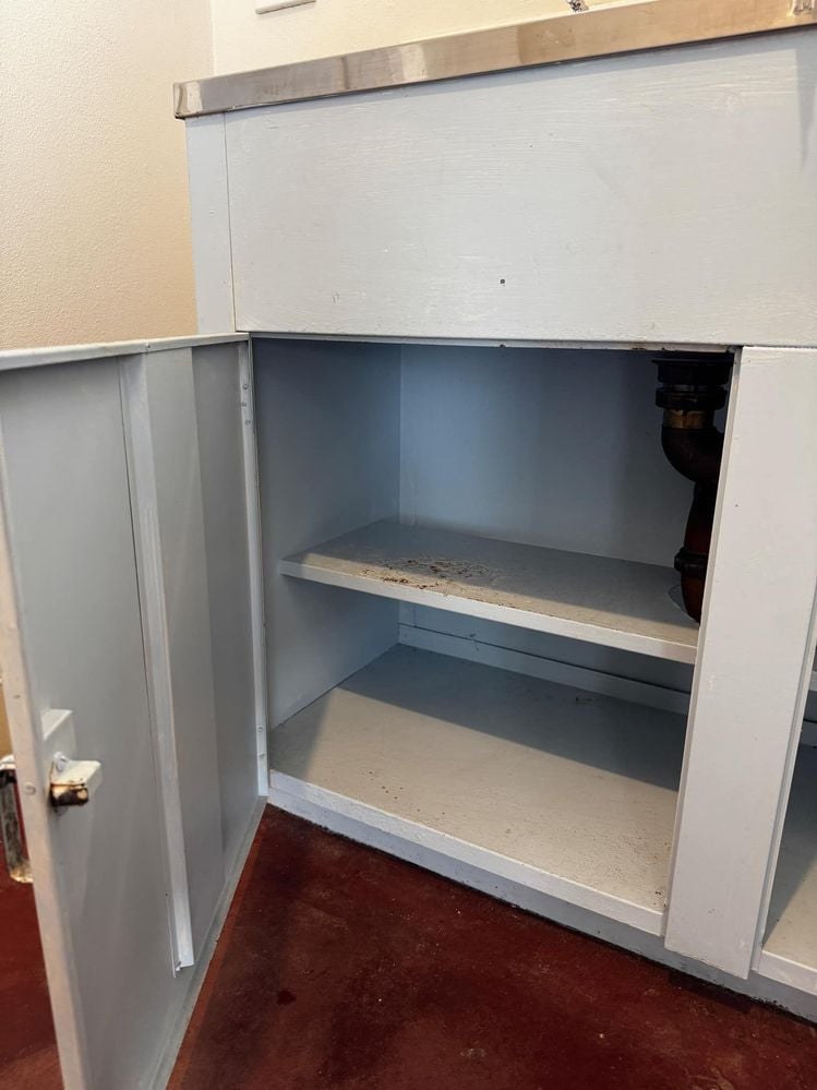 Metal Cabinet 2.jpg Metal Cabinet 2.jpg