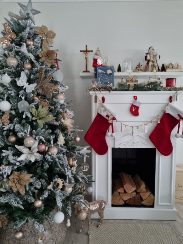 Chrissy.png Chrissy.png