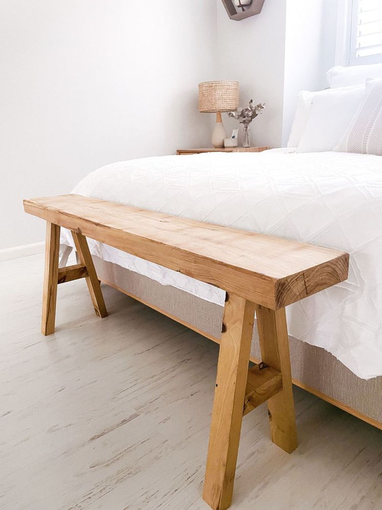 bench-in-bedroom.JPG bench-in-bedroom.JPG