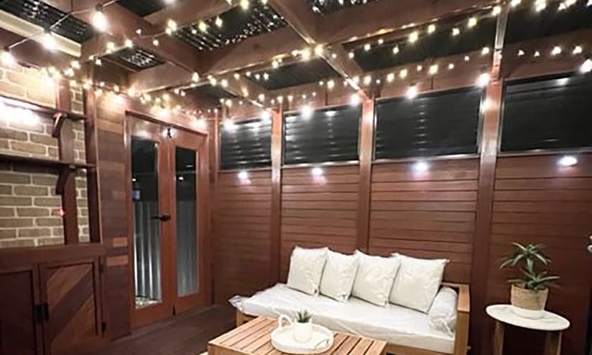 Side outdoor entertaining area.jpg Side outdoor entertaining area.jpg