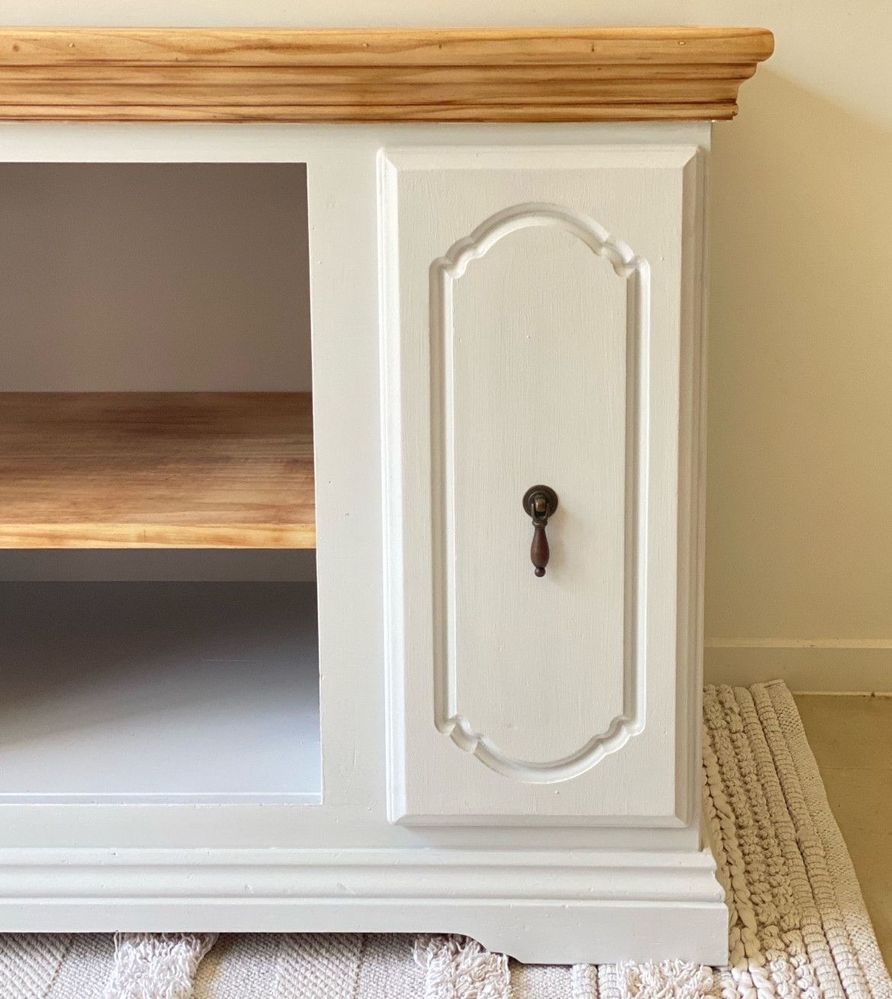 buffet-detail.jpeg buffet-detail.jpeg