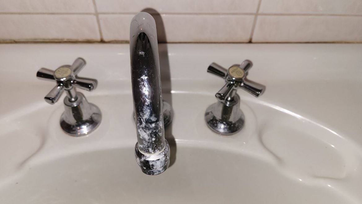 sink_faucet.jpg sink_faucet.jpg