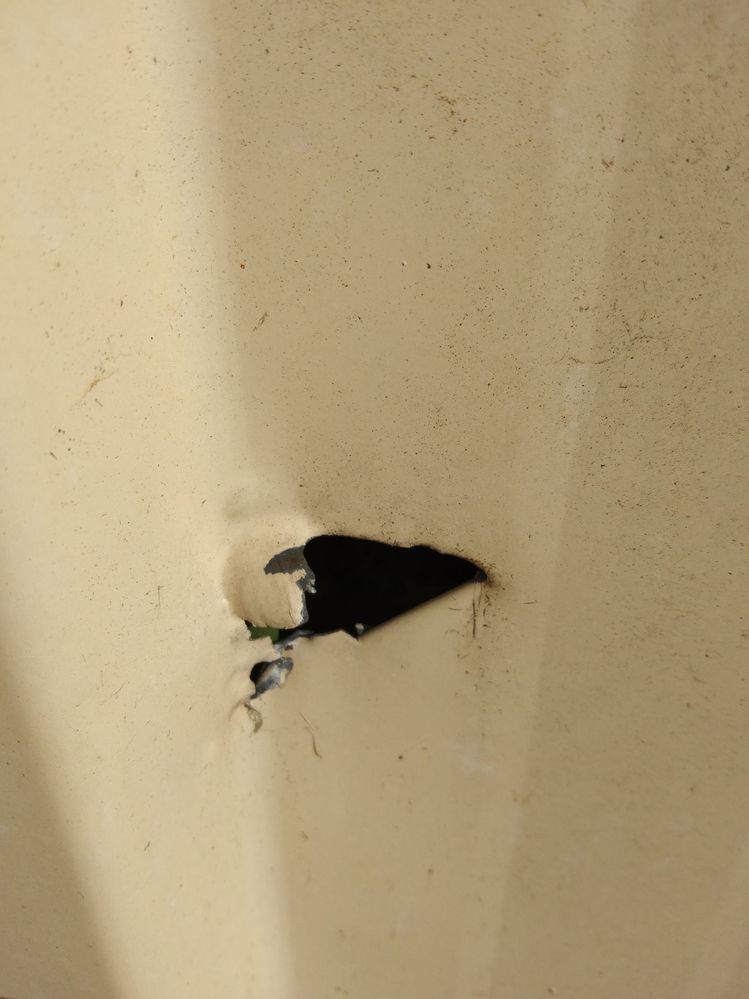 hole fence 3.jpg hole fence 3.jpg