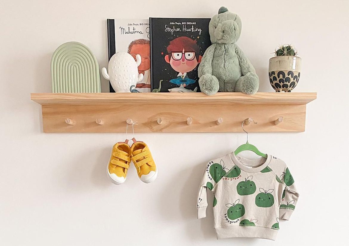 PeteShelves.jpg PeteShelves.jpg