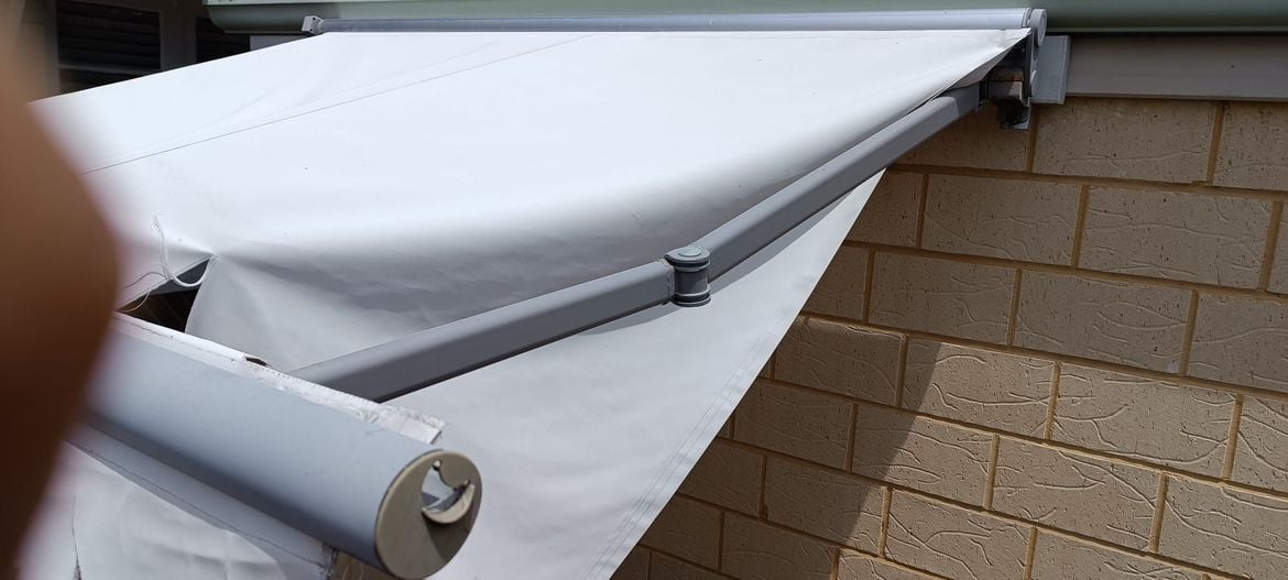 awning2.jpeg awning2.jpeg