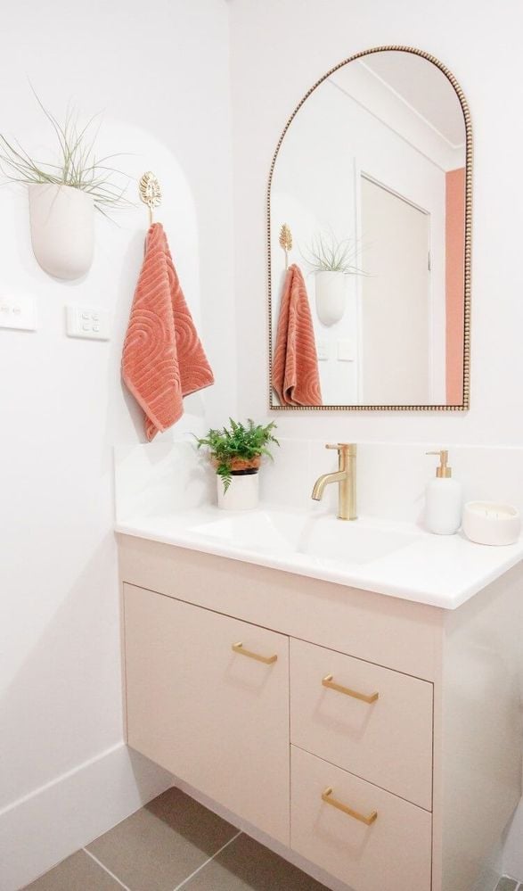 ensuite-vanity-makeover.jpg ensuite-vanity-makeover.jpg