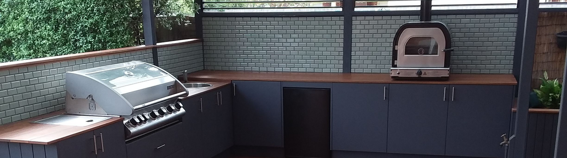 kitchen-with-barbecue-and-pizza-oven.png kitchen-with-barbecue-and-pizza-oven.png