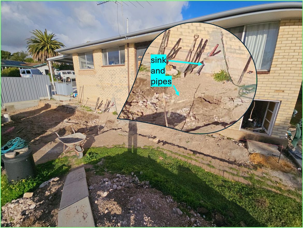 sink and pipes zoomed in.jpg sink and pipes zoomed in.jpg