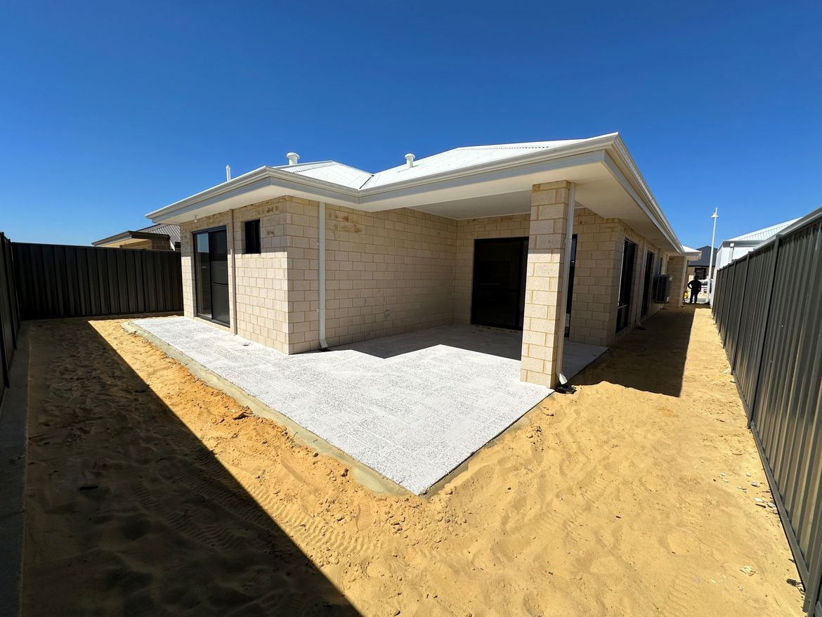 Backyard.jpg Backyard.jpg