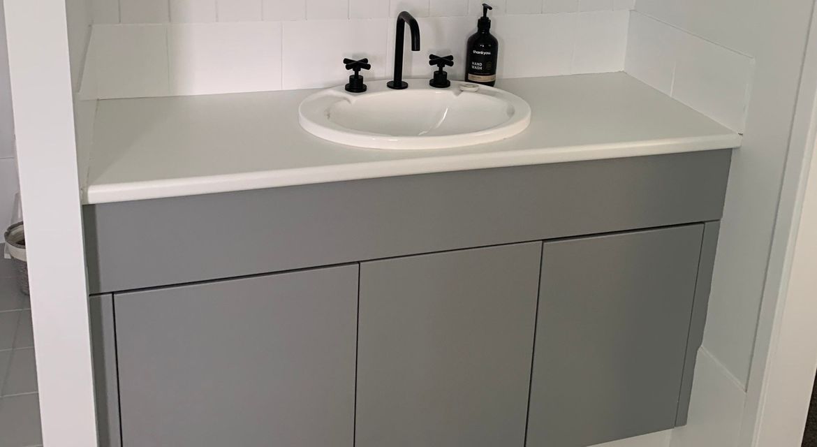 Bathroom makeover using paint (5).jpeg Bathroom makeover using paint (5).jpeg