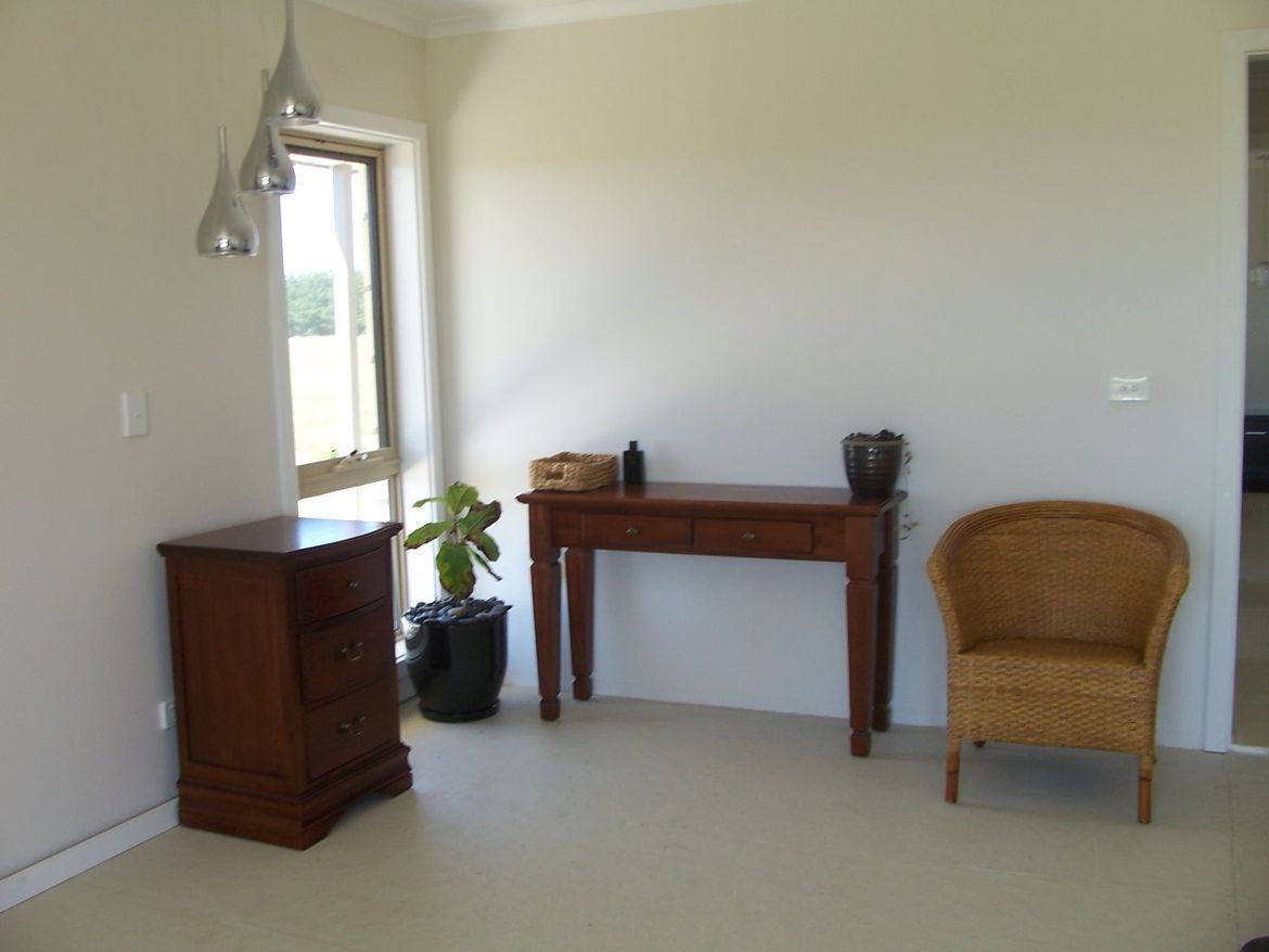 Bed 1 with some furniture.JPG Bed 1 with some furniture.JPG