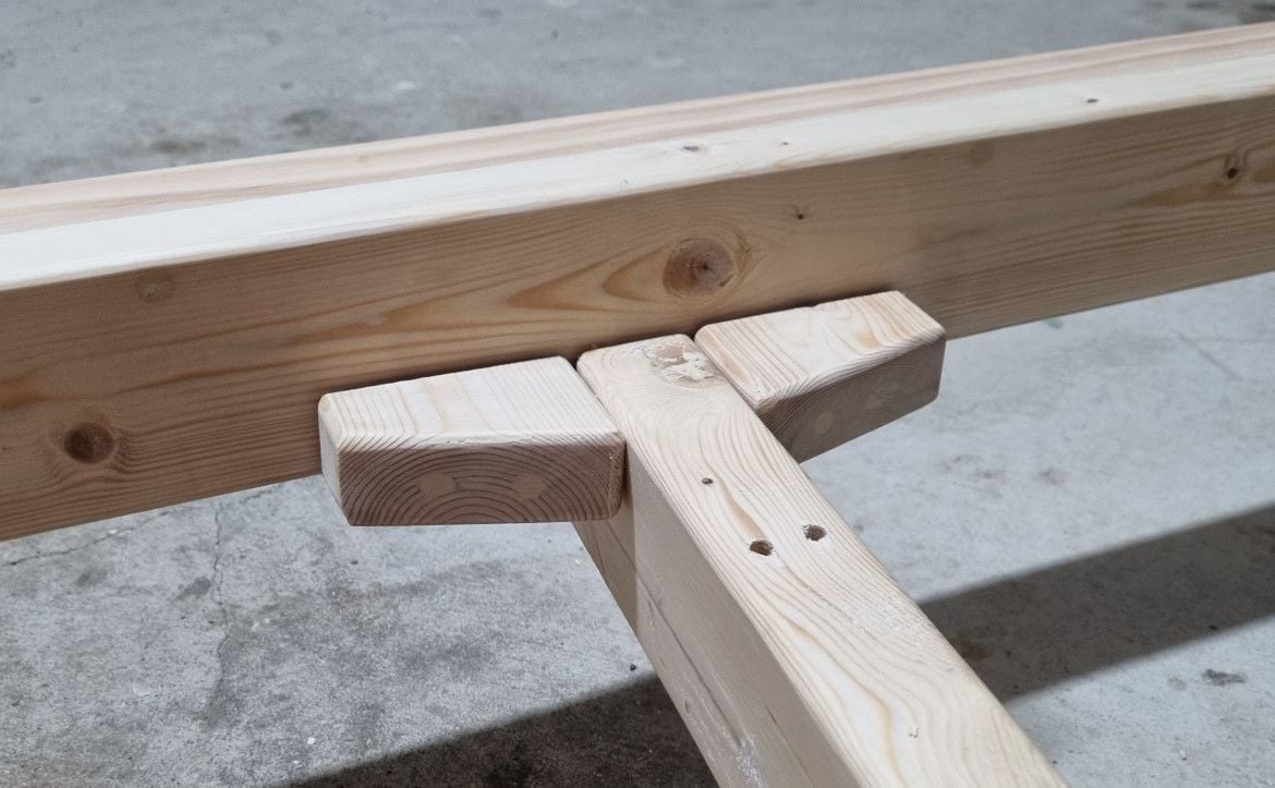 stops-beside-middle-support.jpg stops-beside-middle-support.jpg